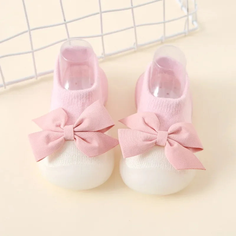 FAMOORA FIRST STEPS