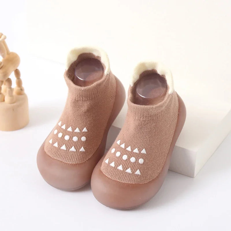 FAMOORA FIRST STEPS