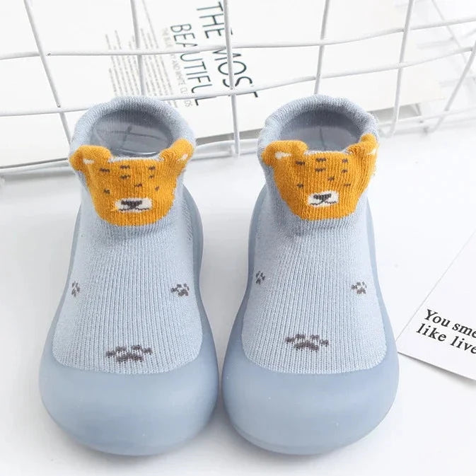 FAMOORA FIRST STEPS