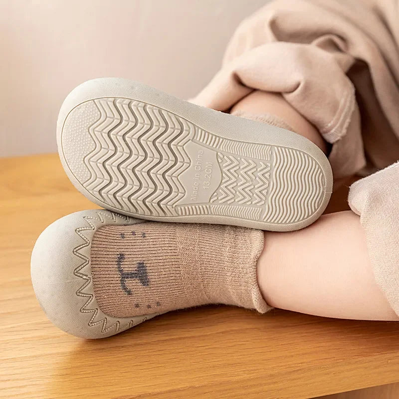 FAMOORA FIRST STEPS