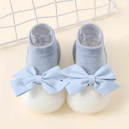 FAMOORA FIRST STEPS