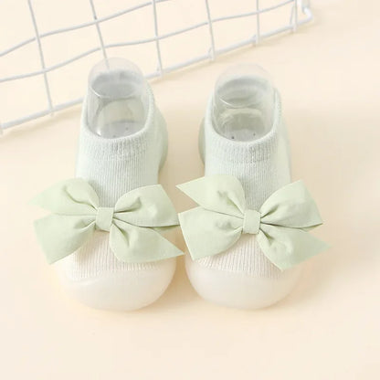 FAMOORA FIRST STEPS