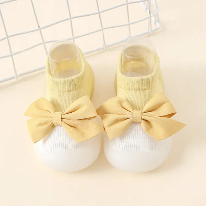 FAMOORA FIRST STEPS