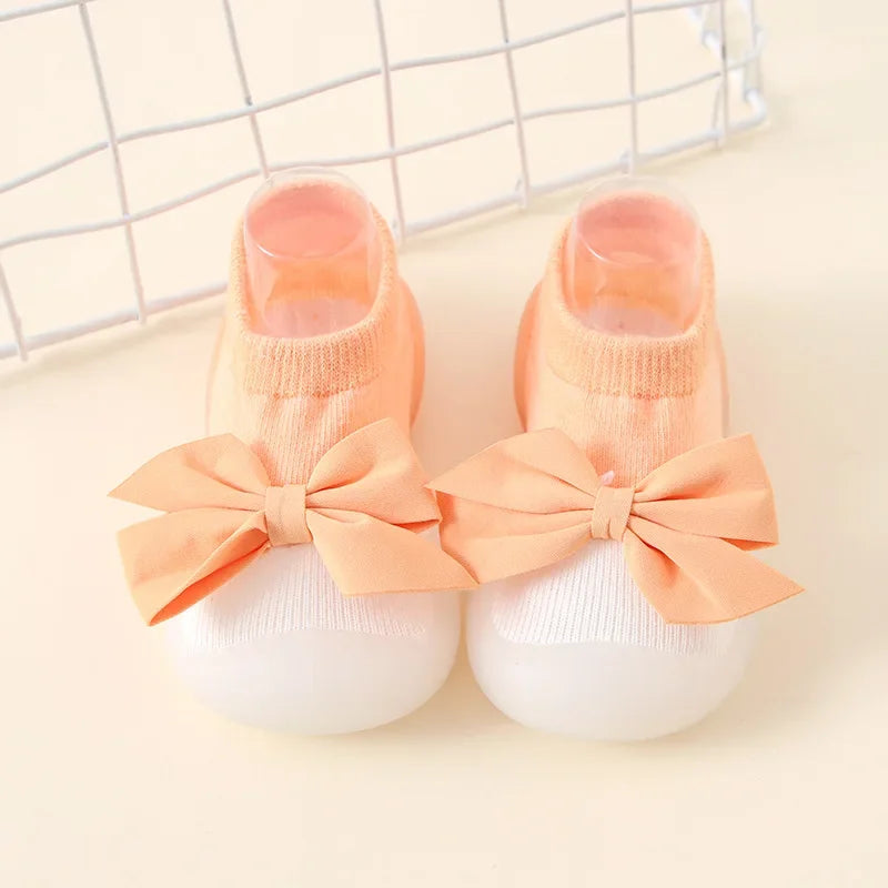 FAMOORA FIRST STEPS